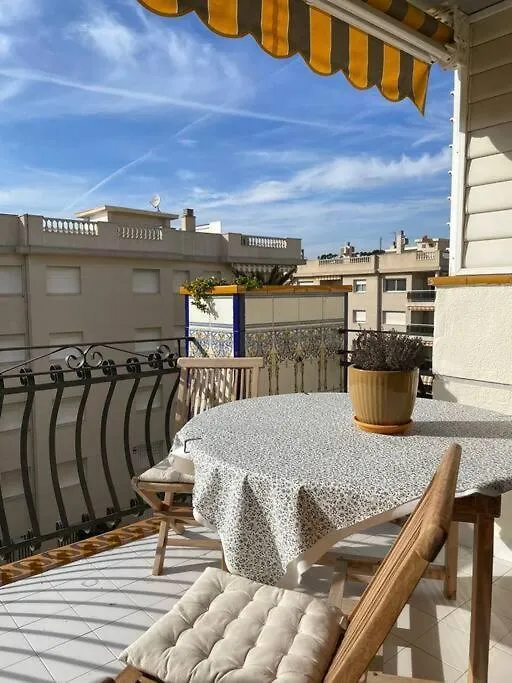 Cal Salmare Seafront Apartment With Rooftop Terrace And Pool Calafell Spain
