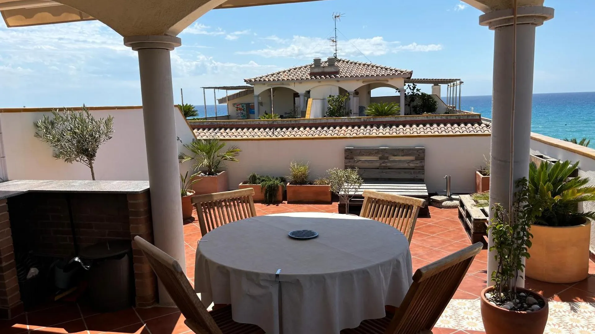 Cal Salmare Seafront Apartment With Rooftop Terrace And Pool Calafell Spain